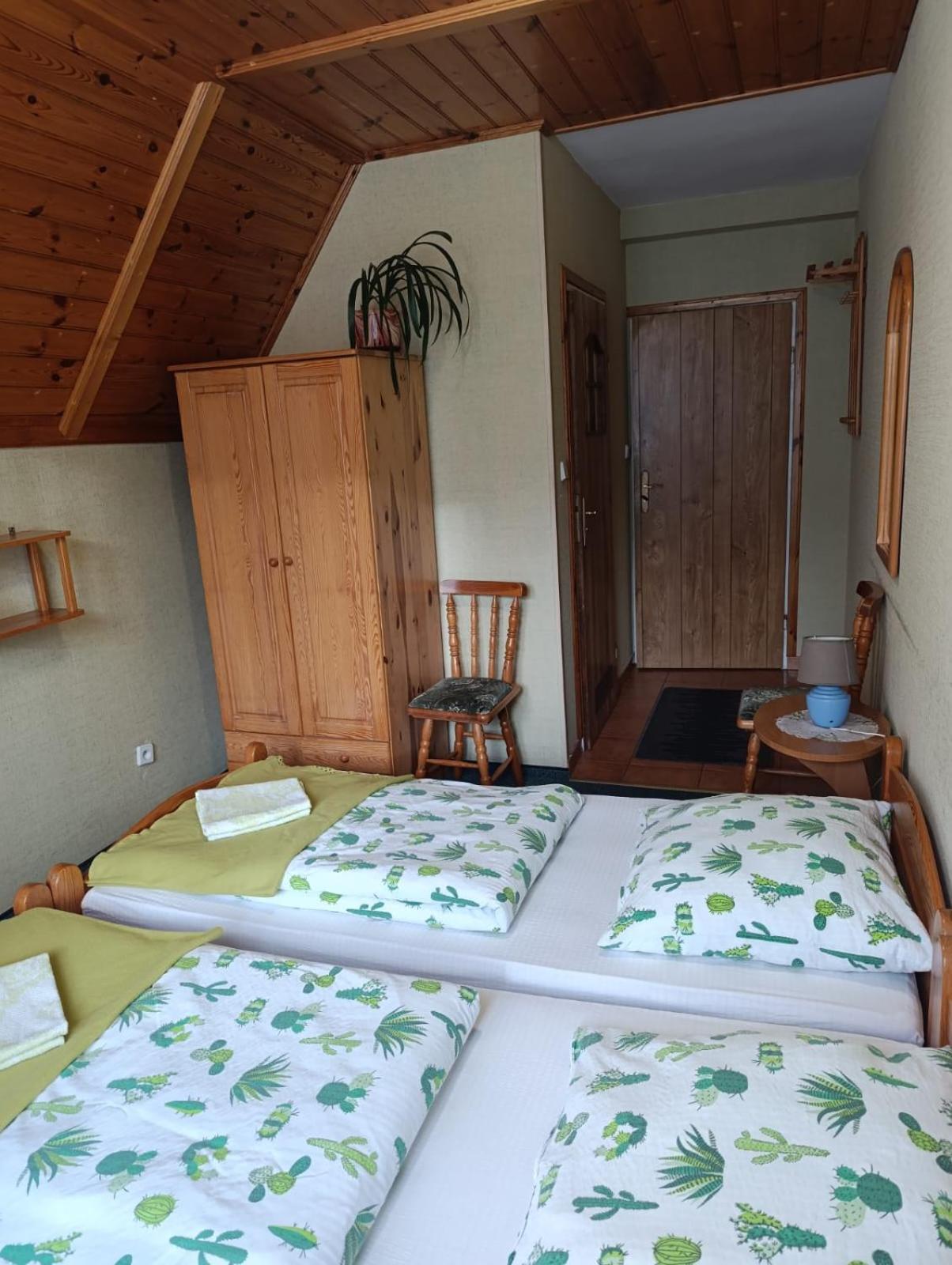 Karkoz Karpacz Bed & Breakfast Стая снимка
